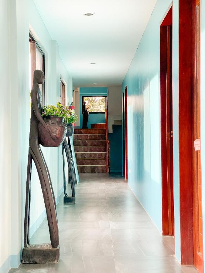 Amos Pili Tree Inn Powered By Cocotel Эль-Нидо Экстерьер фото