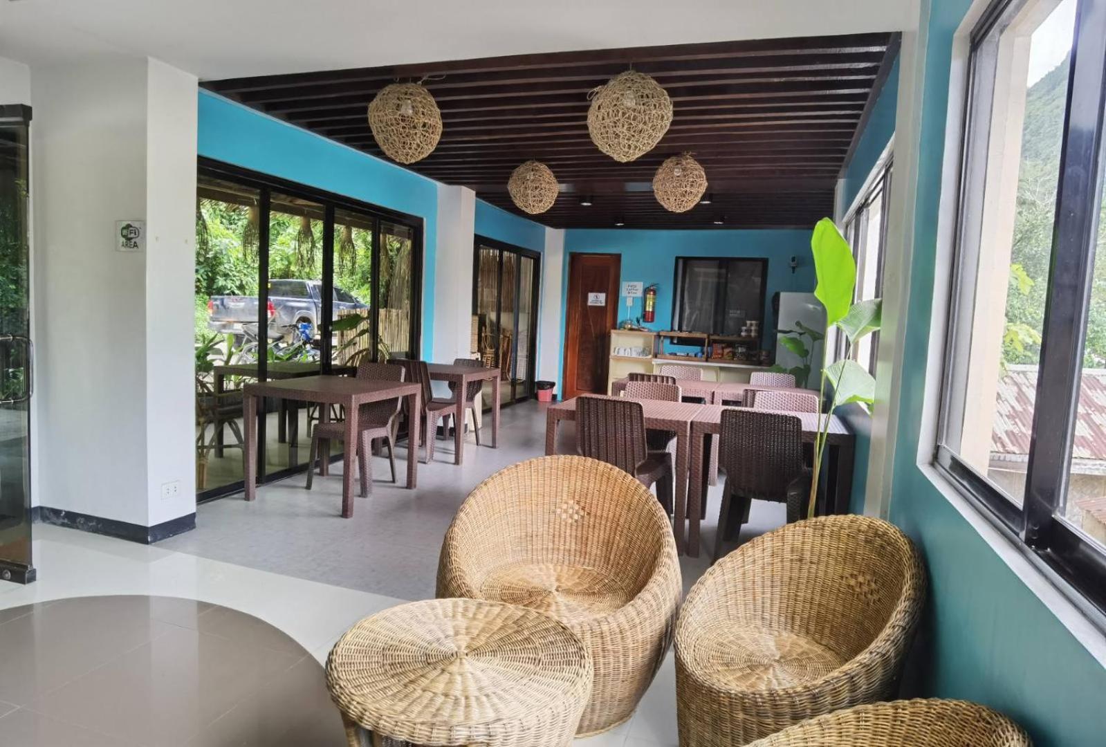 Amos Pili Tree Inn Powered By Cocotel Эль-Нидо Экстерьер фото